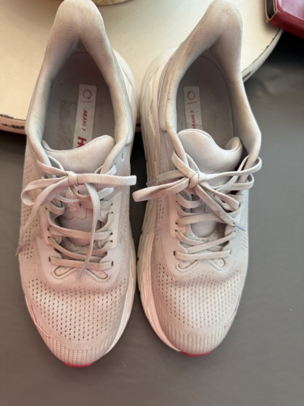 Hoka One One Women's Arahi 7 sneakers